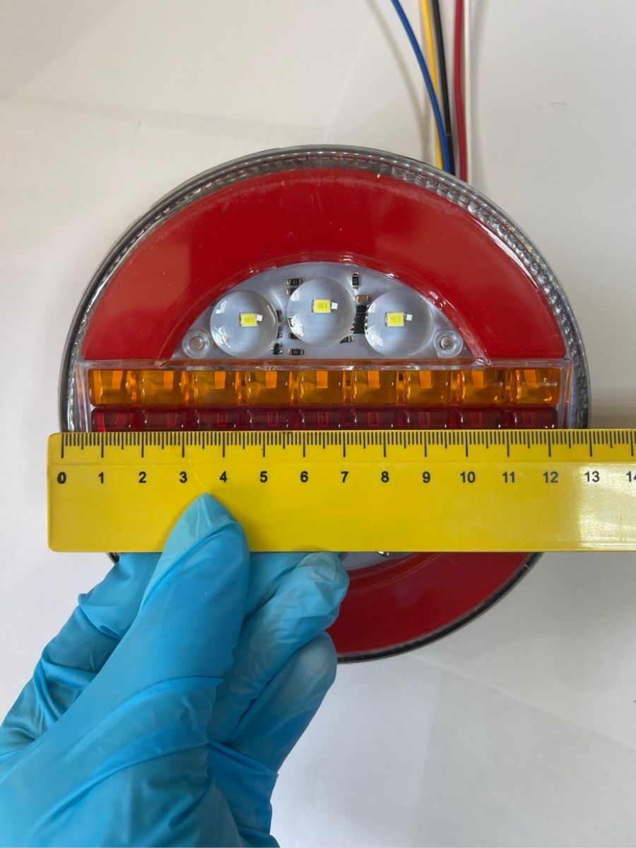 Задний светодиодный фонарь на грузовик (красный)