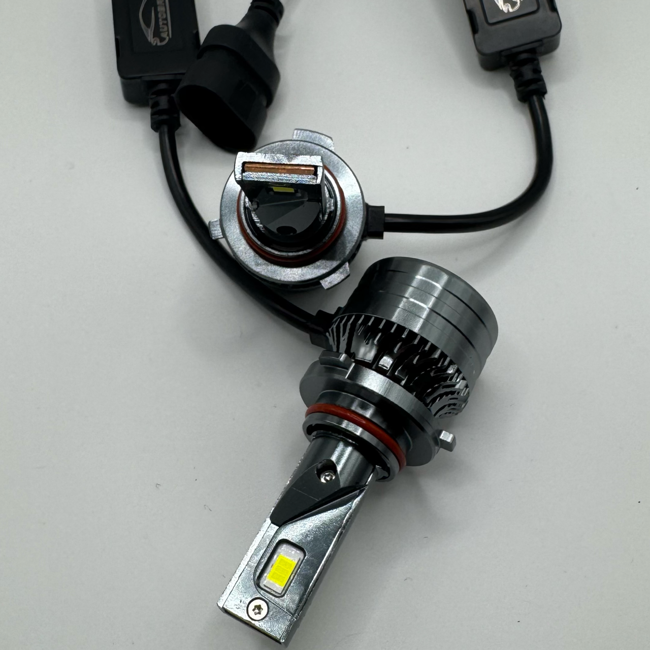 Лампа светодиодная AED9 цоколь HB3, 2 штуки