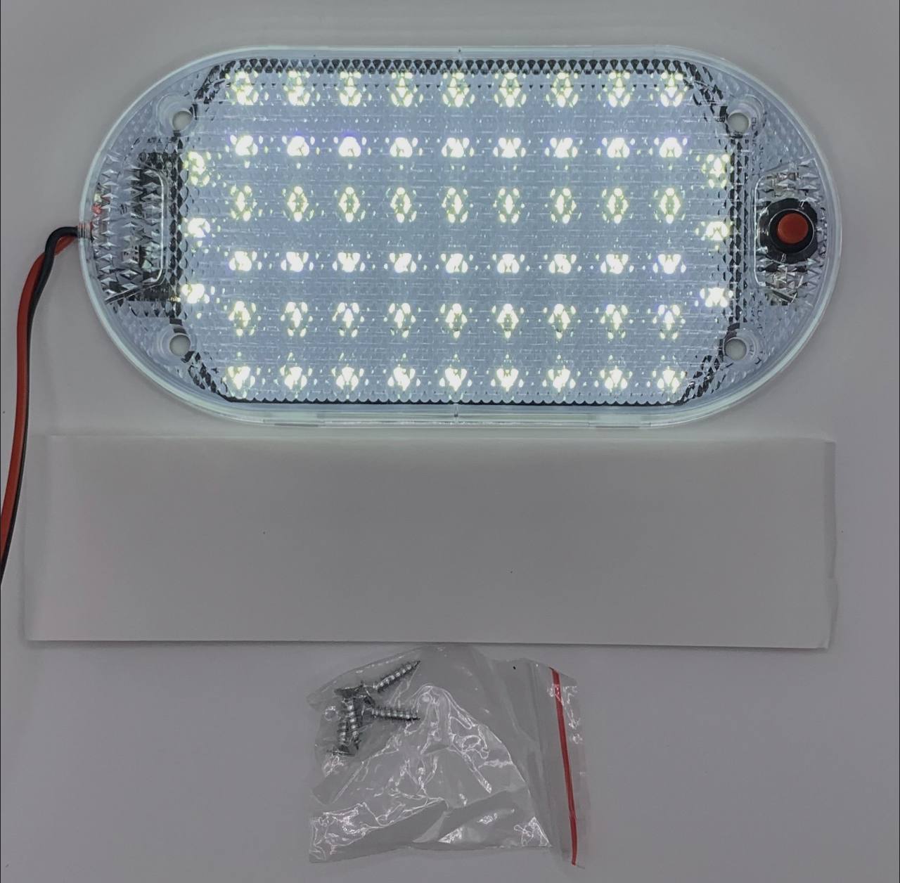 Светодиодный плафон освещения салона автомобиля