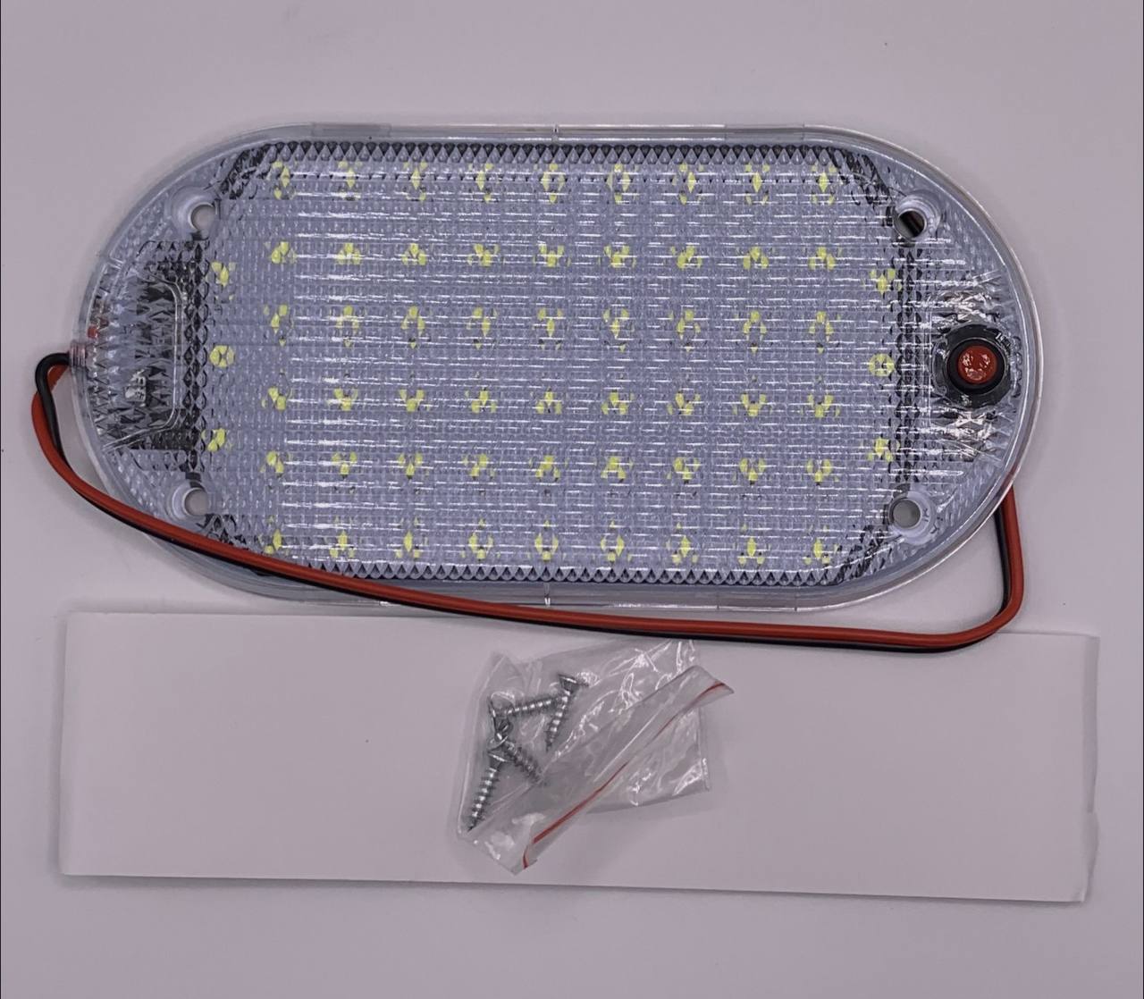 Светодиодный плафон освещения салона автомобиля